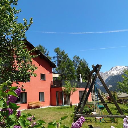 Apartamento Chasa Felix Scuol Habitación foto